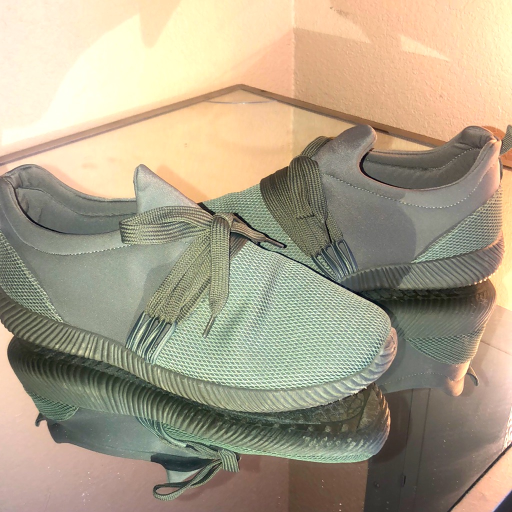 Sneaker